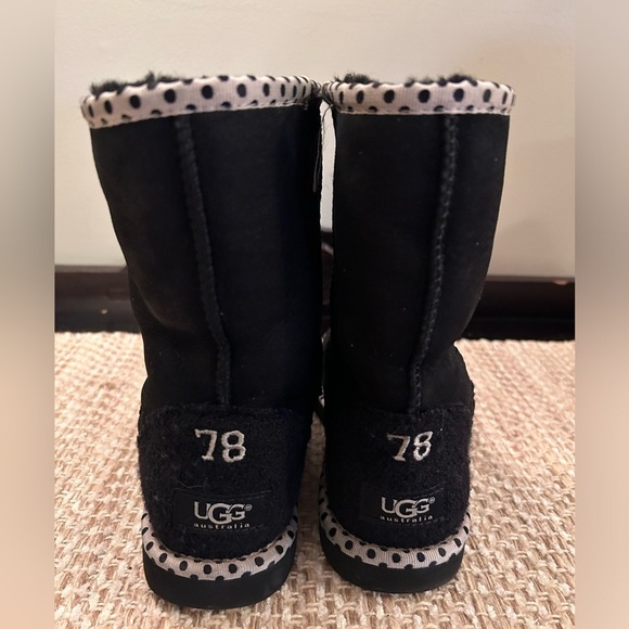 ASO Aria Montgomery Pretty Little Liars Ugg Australia Polka Dot Trimmed Boots 7 - Picture 5 of 9